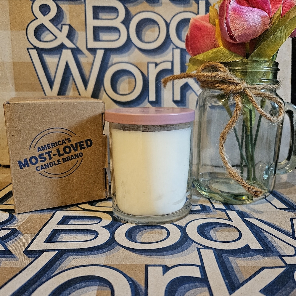 NWT Bath & Body Works Flowers for Mom Single Wick Candle - Pink & White - Picture 2 of 6